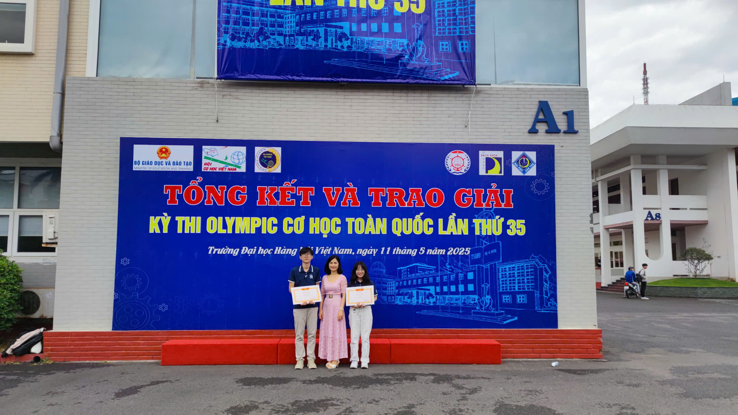 Sinh viên Khoa Kỹ thuật hạ tầng & Môi trường đô thị đạt giải môn thủy lực tại kỳ thi Olympic cơ học toàn quốc lần thứ 35